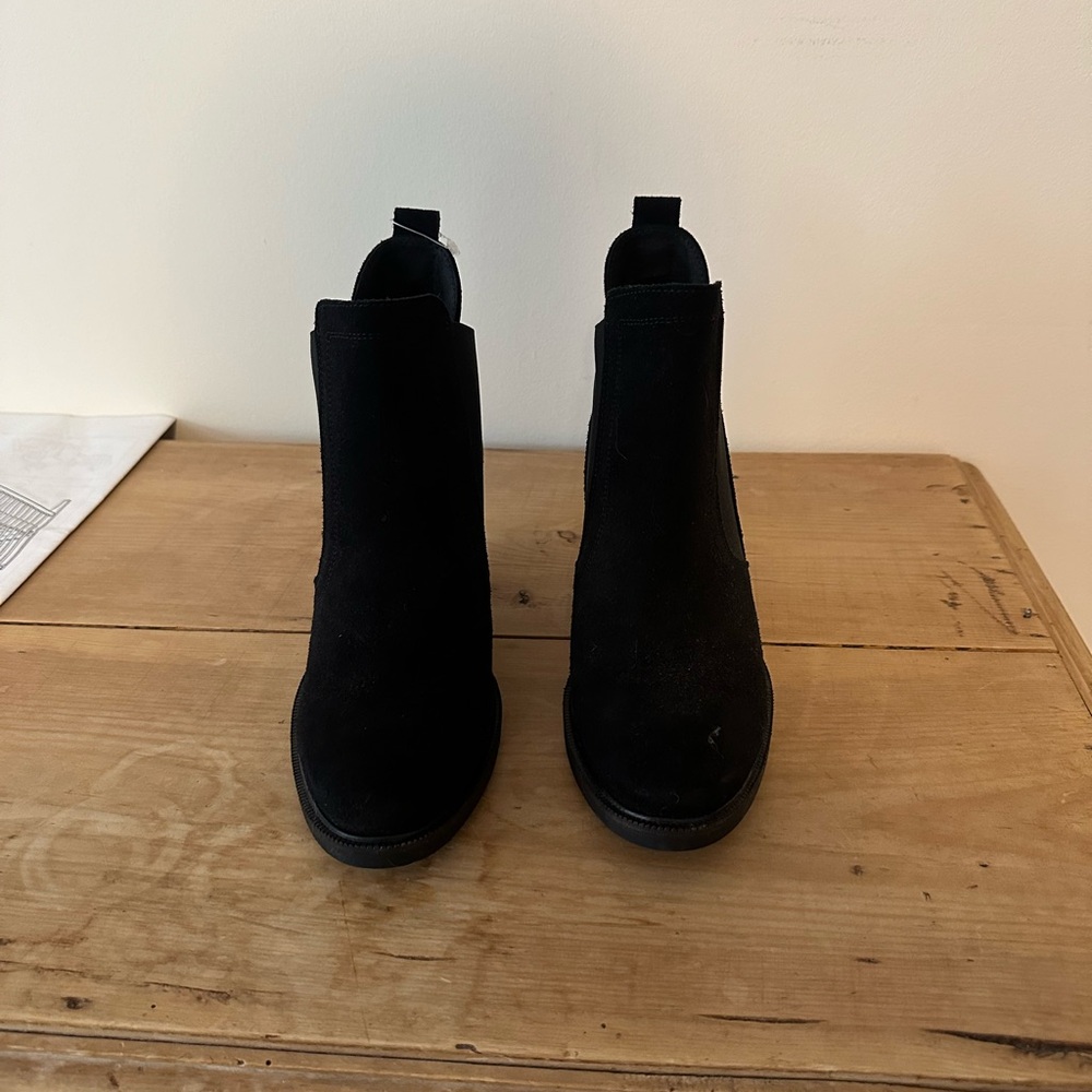 Brand new black suede boots